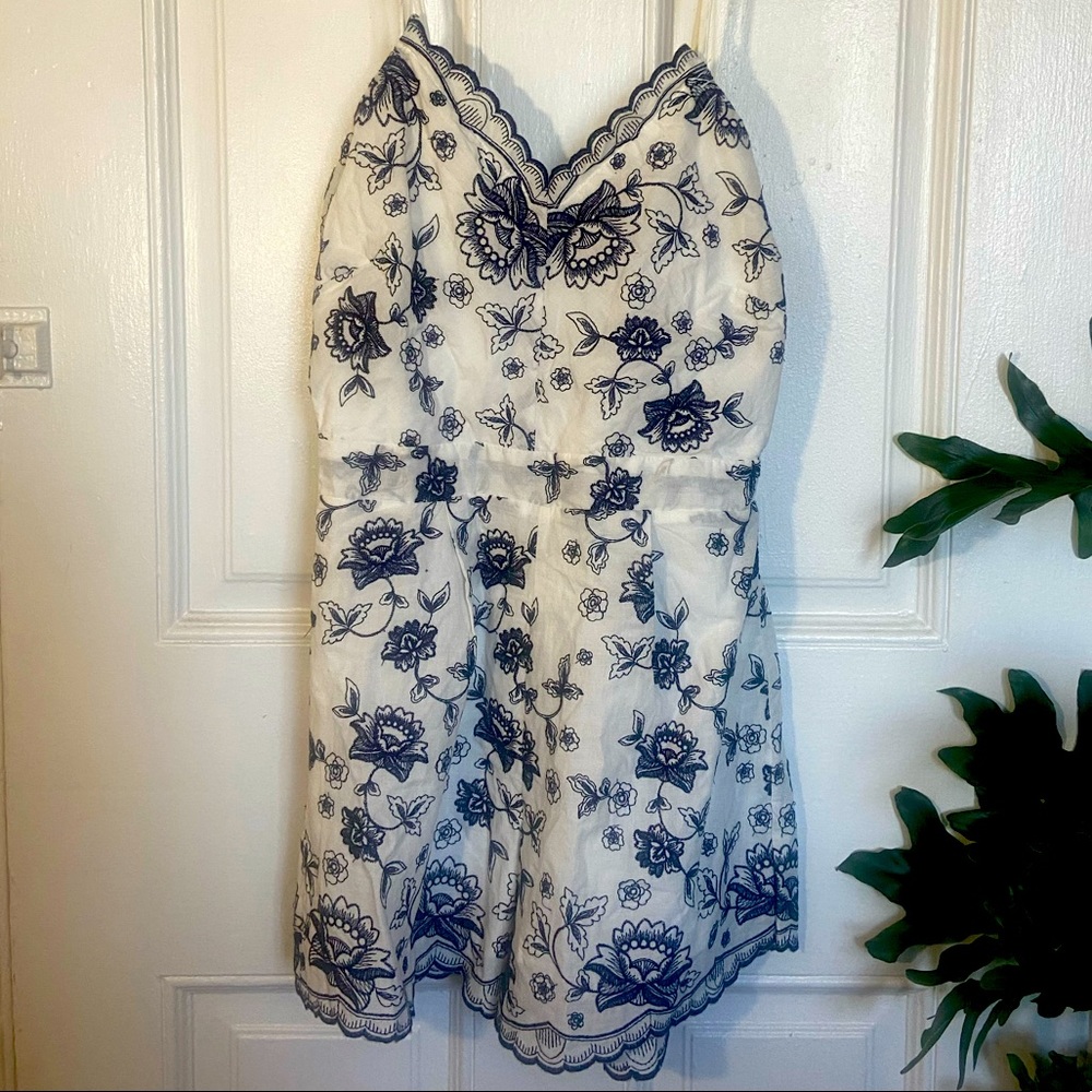NWT Blu Pepper blue & white floral romper